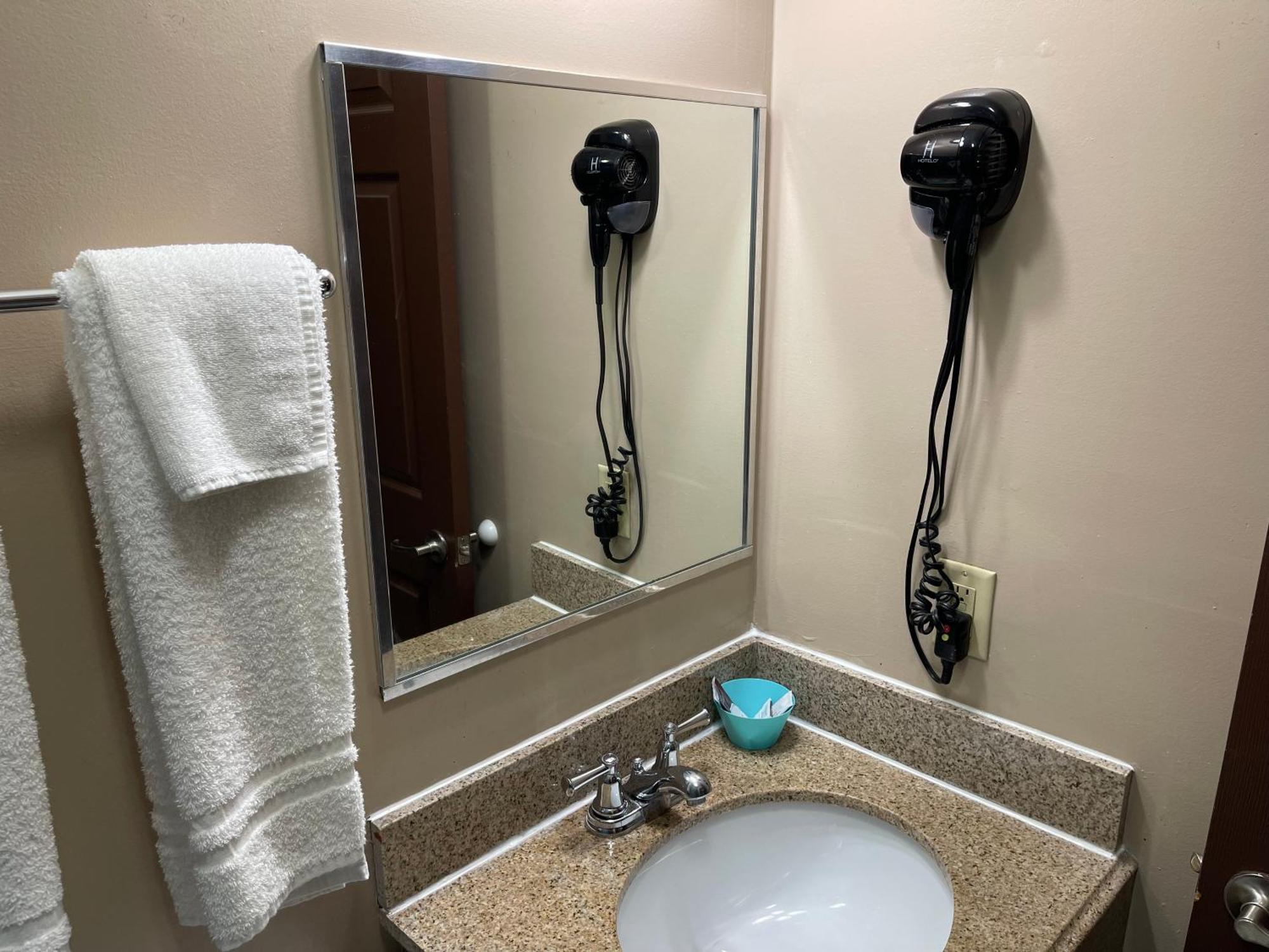 Economy Inn & Suites Ashtabula Ngoại thất bức ảnh